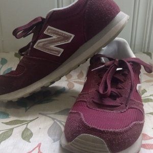 New Balance Tennis Shoes